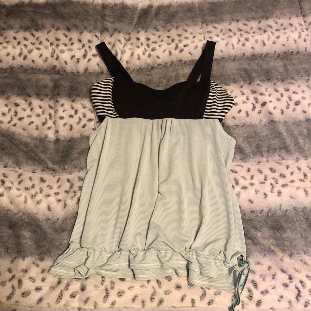Lululemon mint & black tank